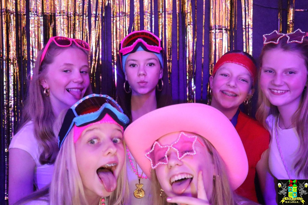 ../Images/Jeugd Opwarmbal Photobooth 393.jpg